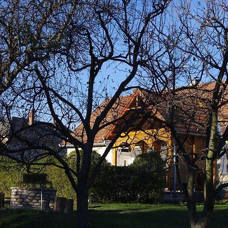 Devenyi Vendeghaz Lägenhet Csesznek Exteriör bild