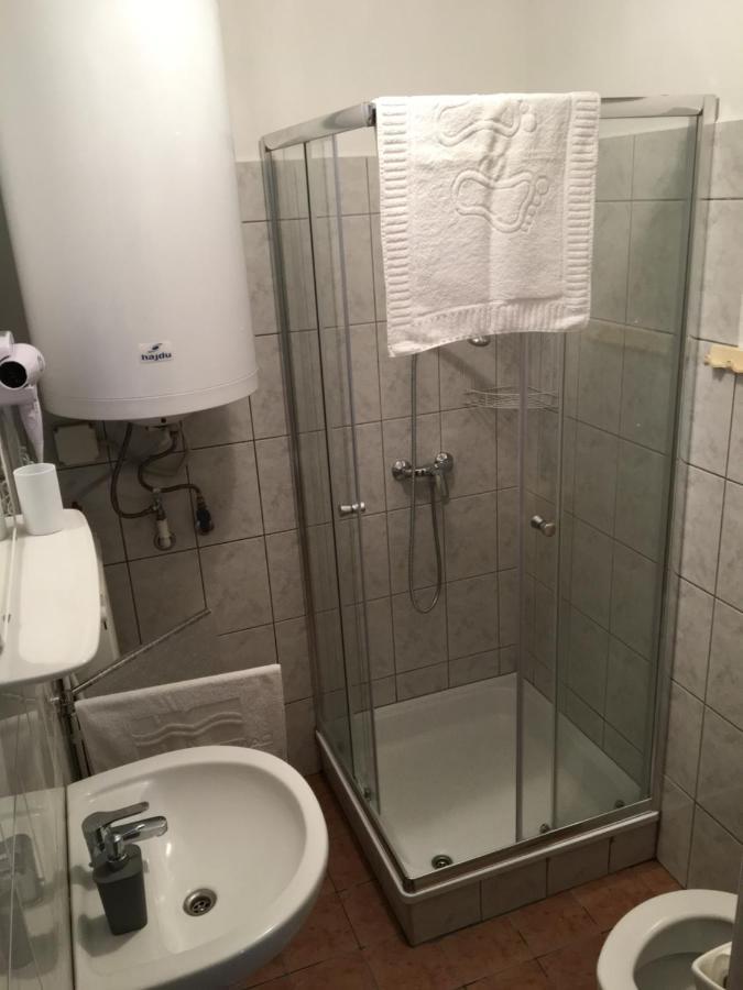 Devenyi Vendeghaz Lägenhet Csesznek Exteriör bild