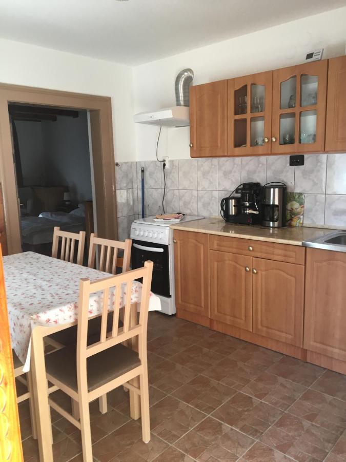 Devenyi Vendeghaz Lägenhet Csesznek Exteriör bild