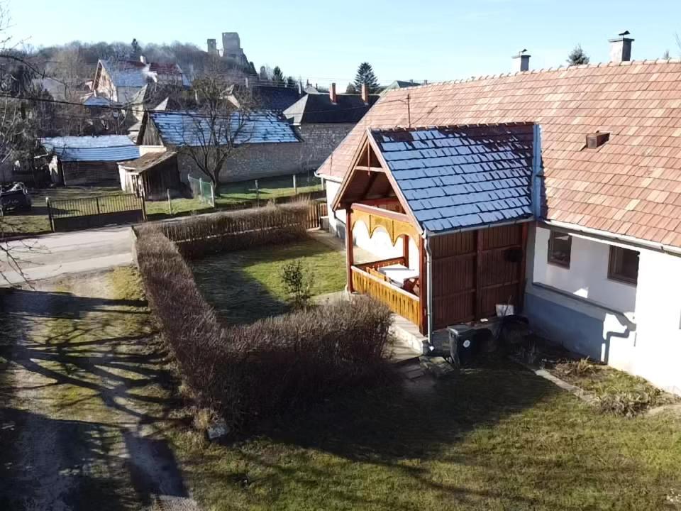 Devenyi Vendeghaz Lägenhet Csesznek Exteriör bild