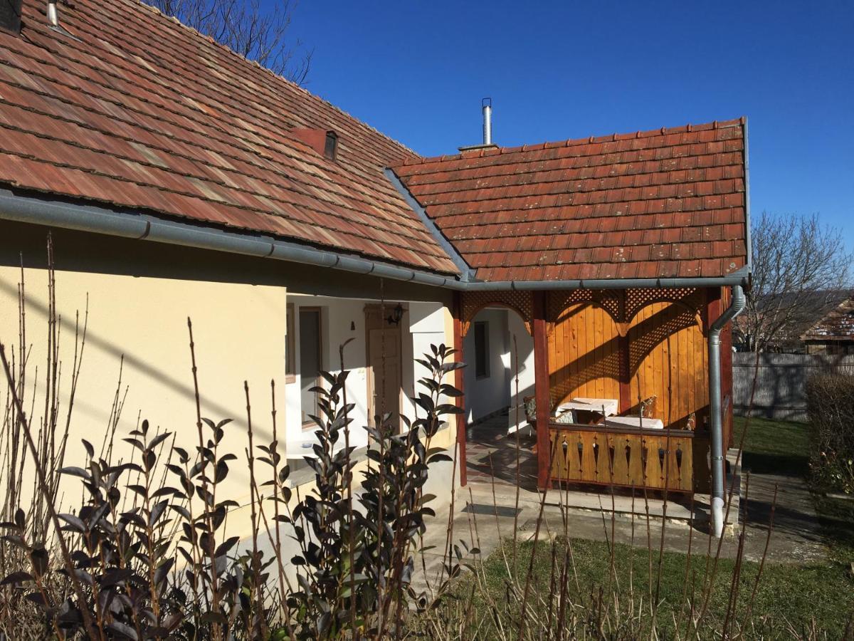 Devenyi Vendeghaz Lägenhet Csesznek Exteriör bild