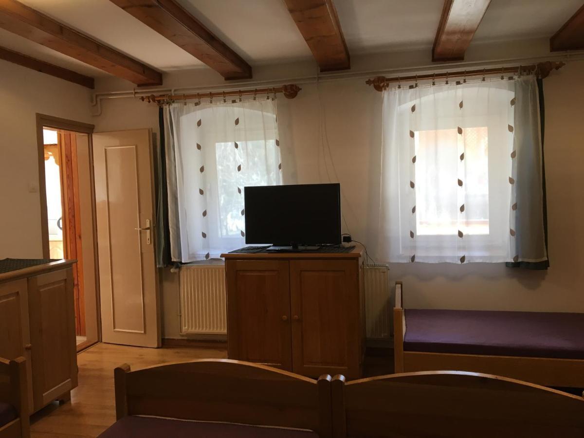 Devenyi Vendeghaz Lägenhet Csesznek Exteriör bild