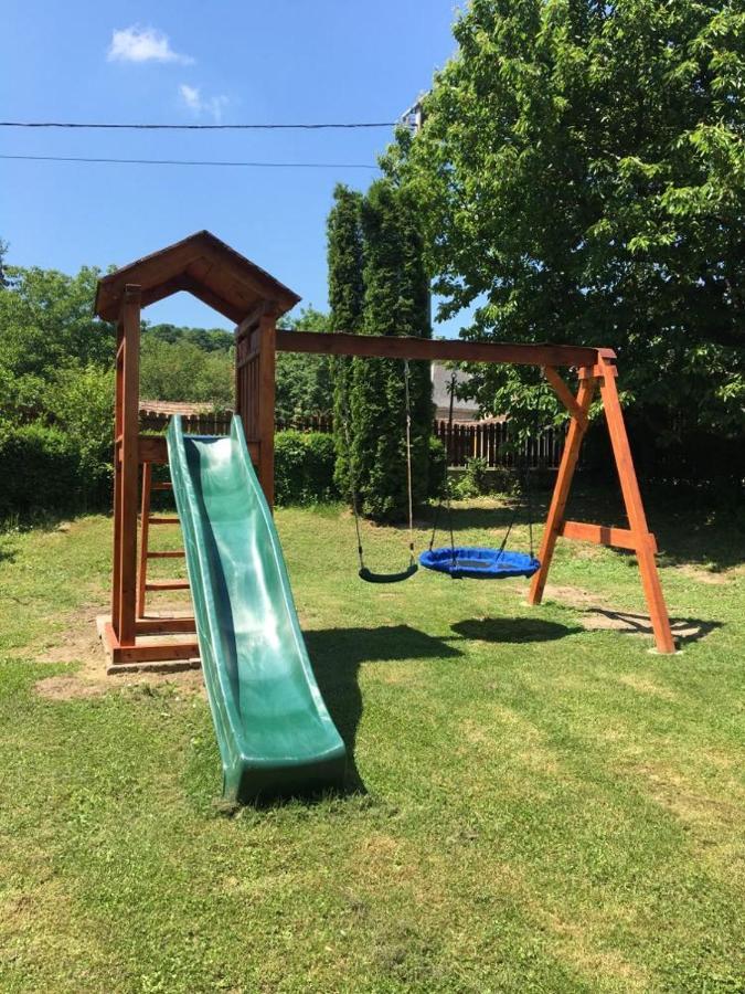 Devenyi Vendeghaz Lägenhet Csesznek Exteriör bild