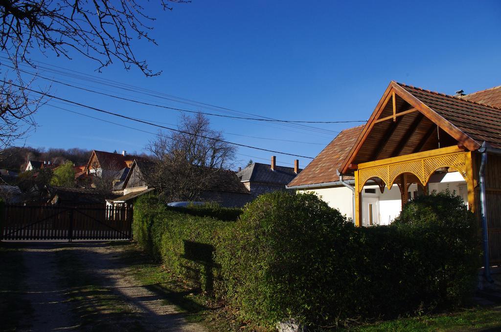 Devenyi Vendeghaz Lägenhet Csesznek Exteriör bild