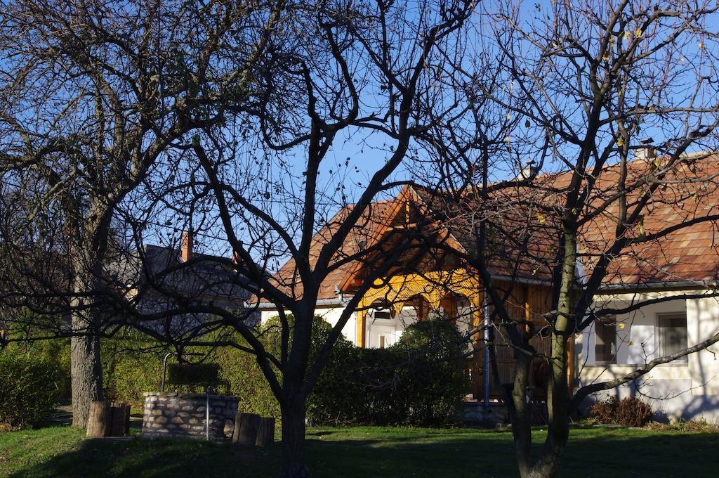Devenyi Vendeghaz Lägenhet Csesznek Exteriör bild